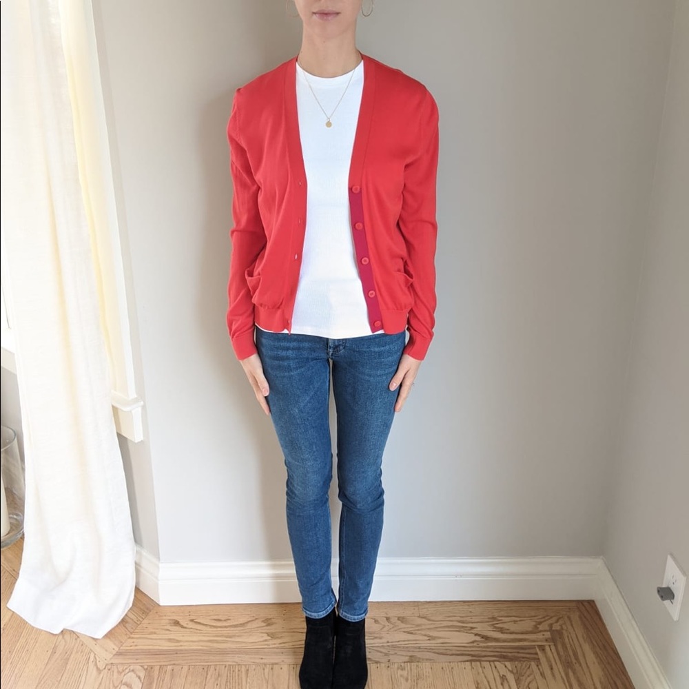 Red knit cardigan 55% silk, 45% cotton